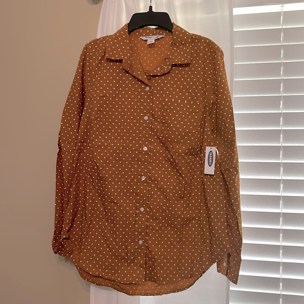 Old navy poka dot button up blouse new with tags
